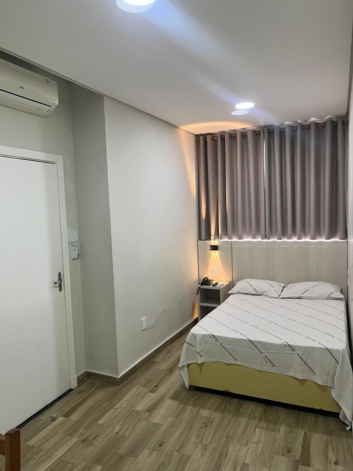 Hotel Salomao - Proximo A 25 De Marco, Bom Retiro, Bras E Rua Santa Efigenia, A 2 Minutos Do Mirante Sampa Sky E Pista De Skate Anhangabau São Paulo Exterior foto